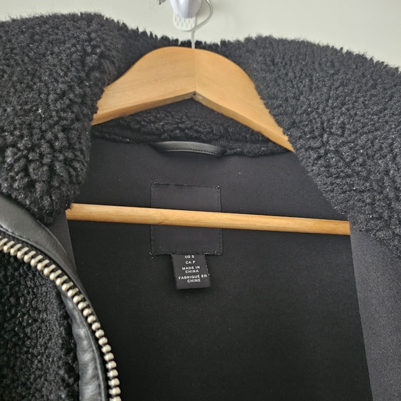 Women's Black Sherpa Jacket - Picture 4 of 8